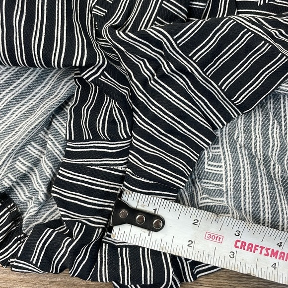 TOPSHOP Women’s Belted Black and White Striped Playsuit Jumpsuit, size 6 - Picture 10 of 14